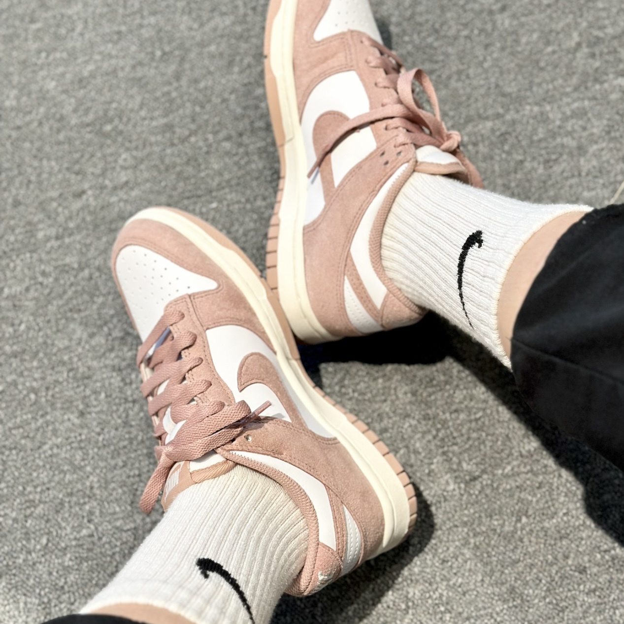 NIKE W DUNK LOW 玫瑰粉 白粉 麂皮 金屬小勾 女鞋 IB4417-102