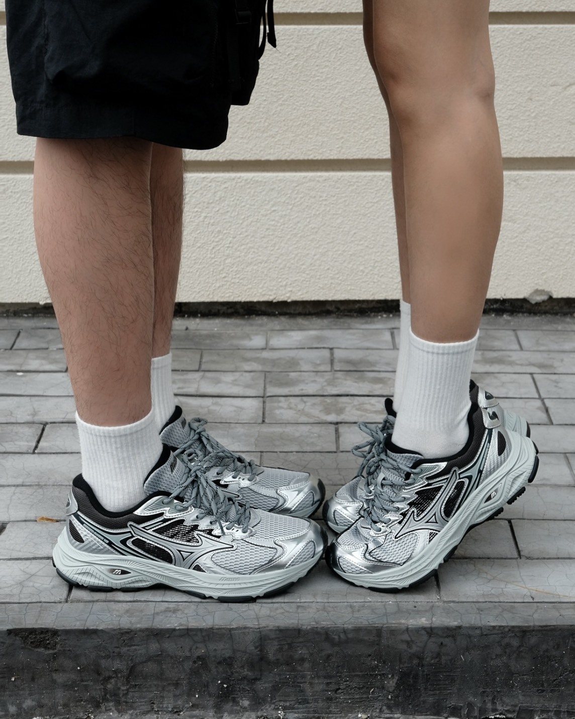 Mizuno Racer V2 復古 緩震 透氣 銀黑