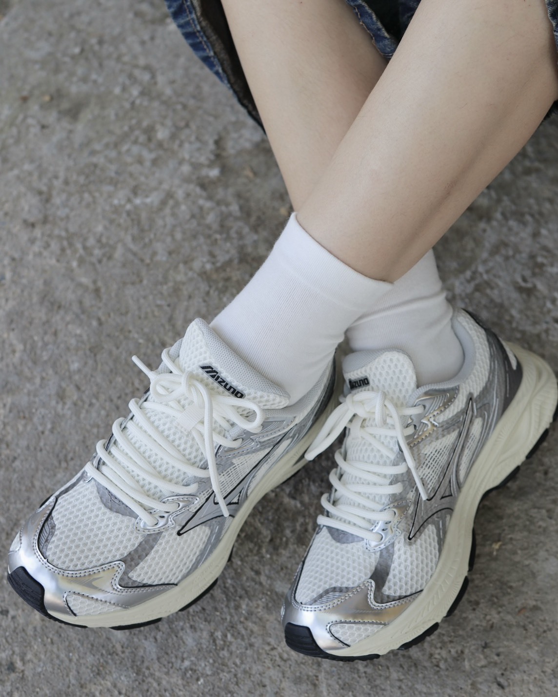 【現貨】Mizuno Racer V2 復古 緩震 透氣 奶油銀