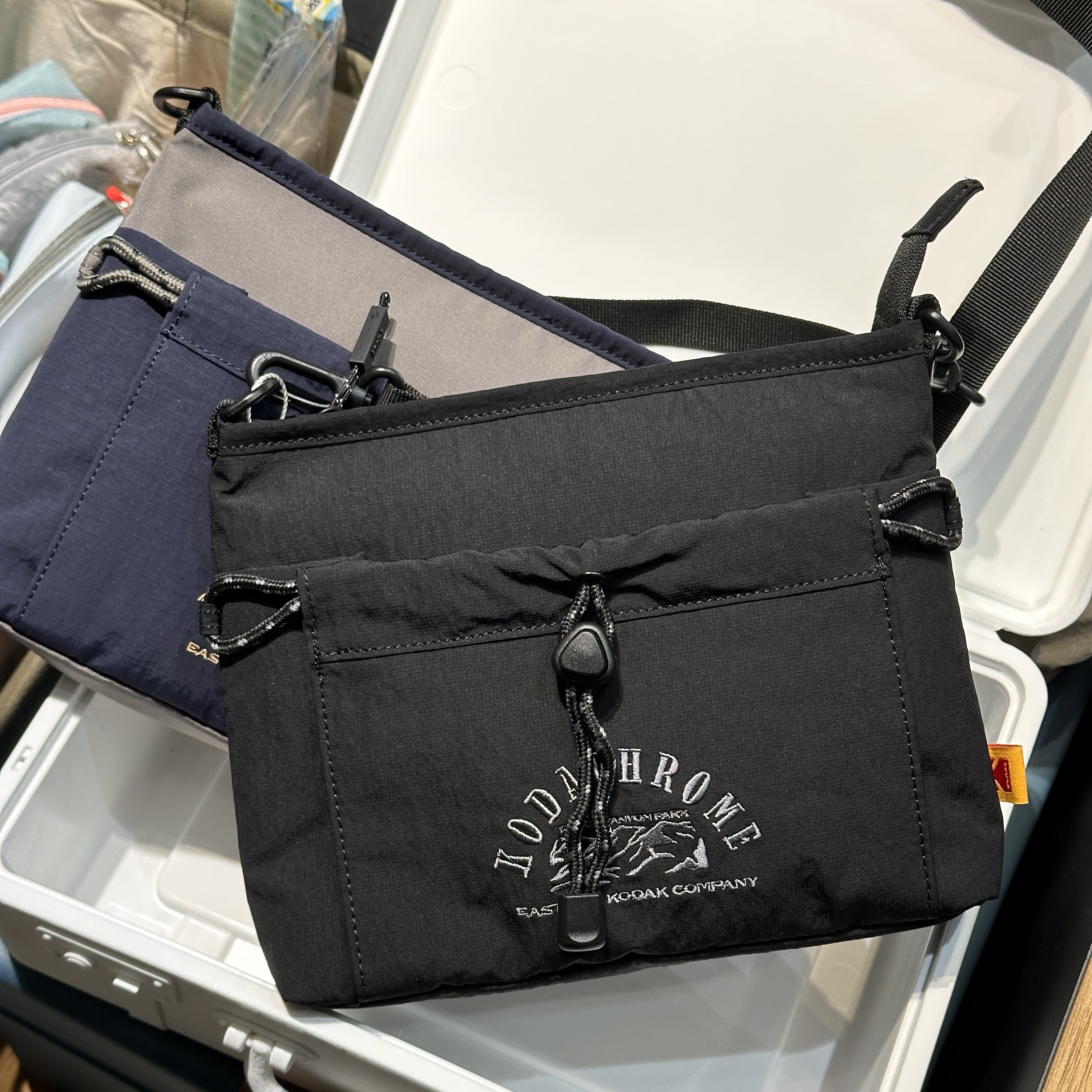 【現貨】Kodak Ripstop 拼接束口梯型 側背包 小包 K5243LBG30