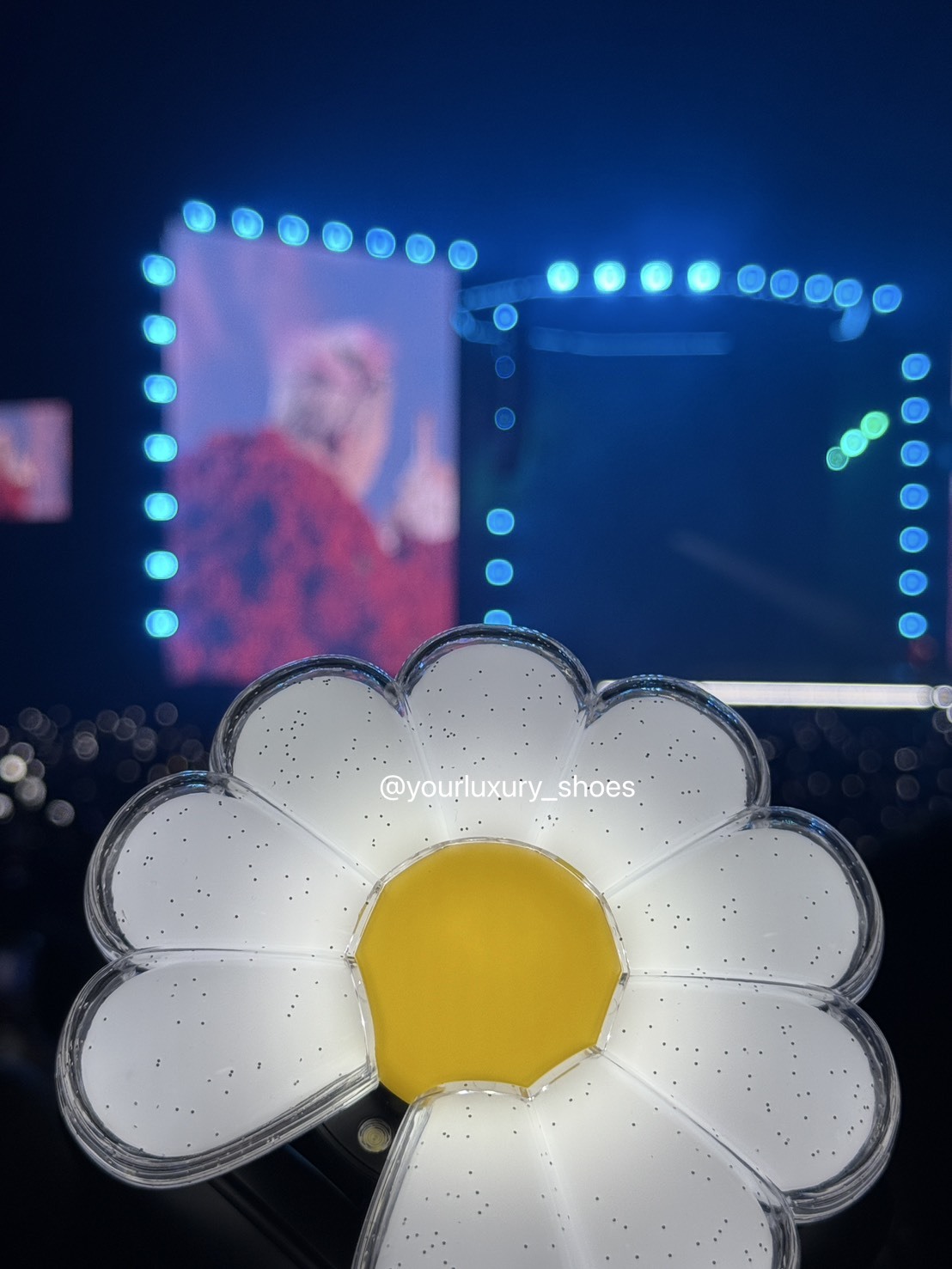 【Luxury】現貨 韓國 G Dragon  權志龍 週邊 應援商品  演唱會 GD手燈 盆栽 雛菊手燈 雛菊鑰匙圈  花盆充電底座