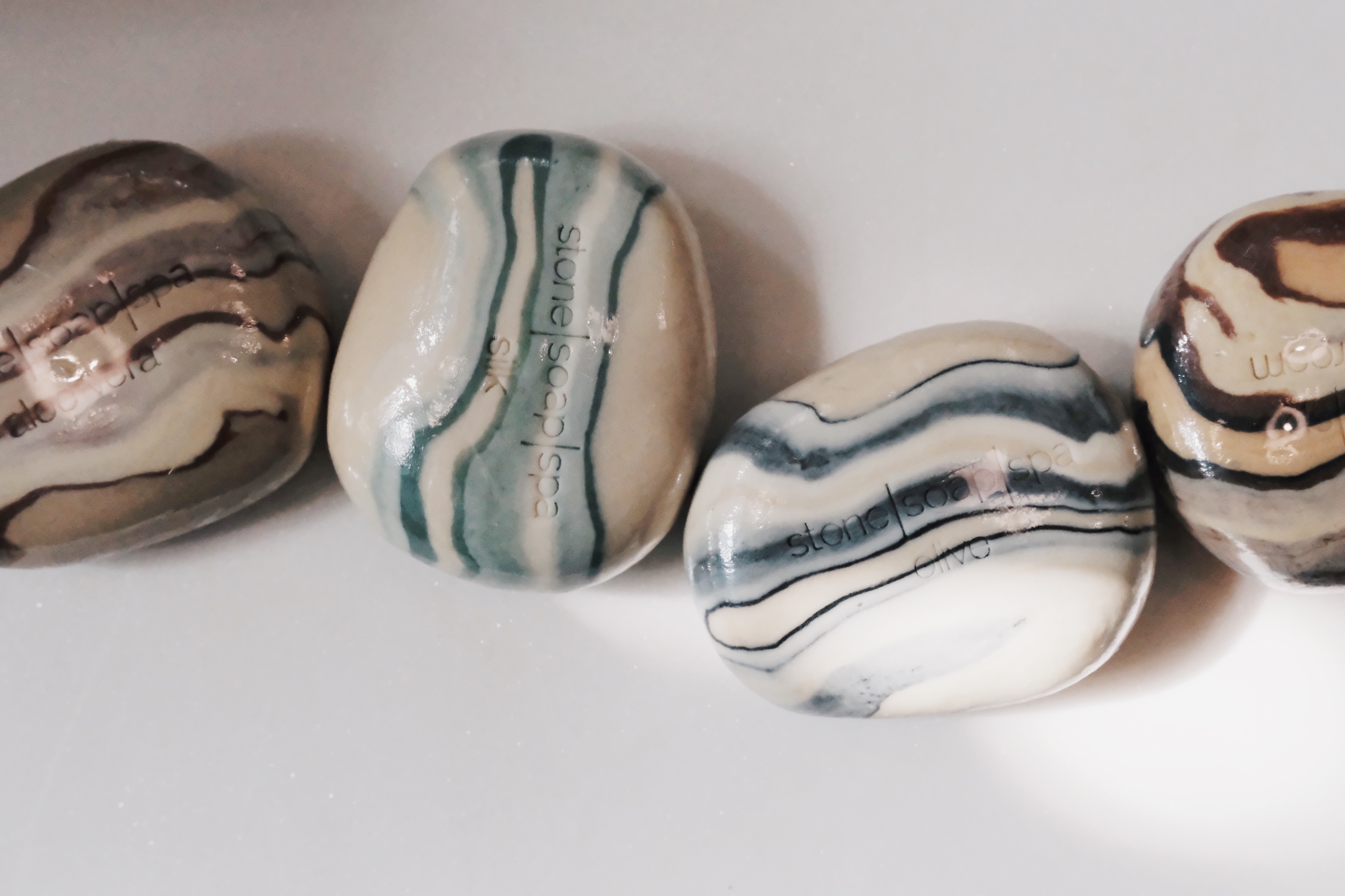 Stone Soap Spa｜鵝卵石香氛輕柔磨砂皂｜舊時晨調