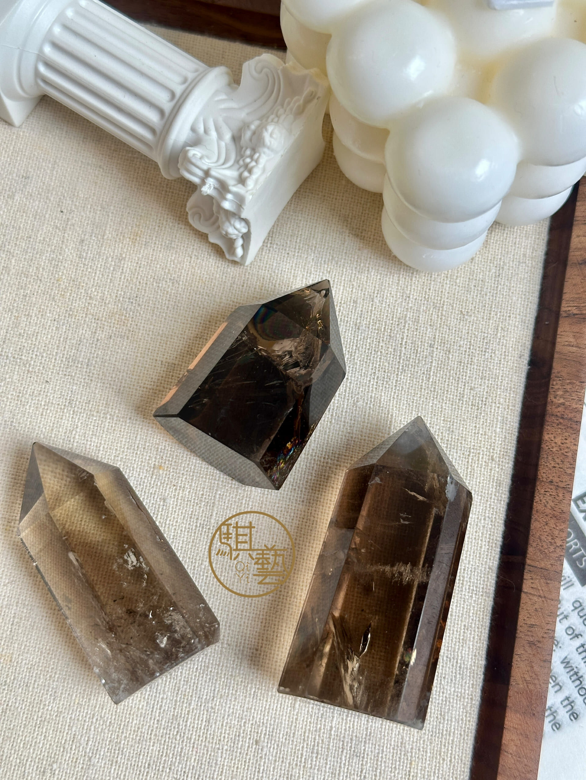 茶水晶柱｜穩定心神與避邪鎮煞的沉穩之石