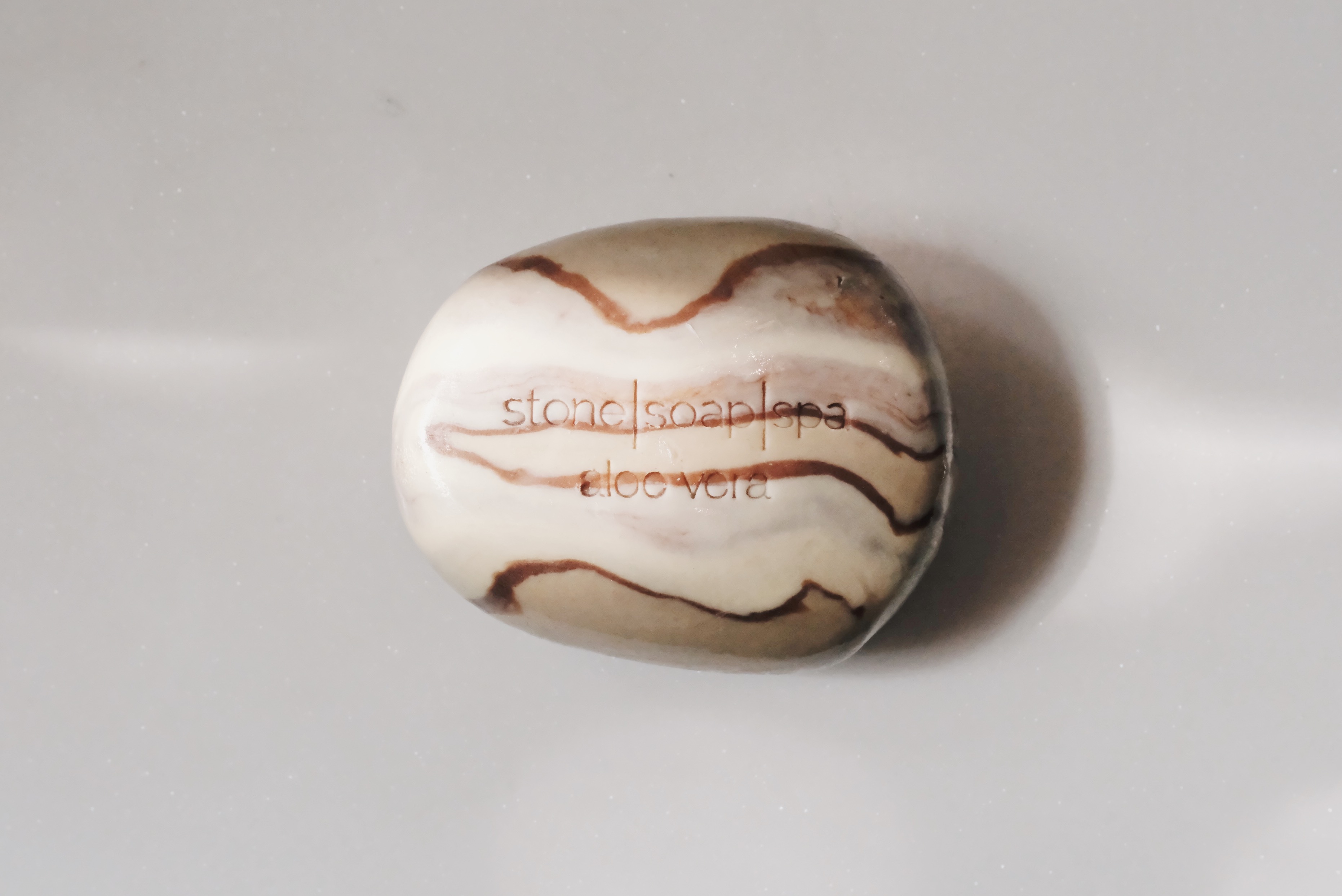 Stone Soap Spa｜鵝卵石香氛輕柔磨砂皂｜山間野果