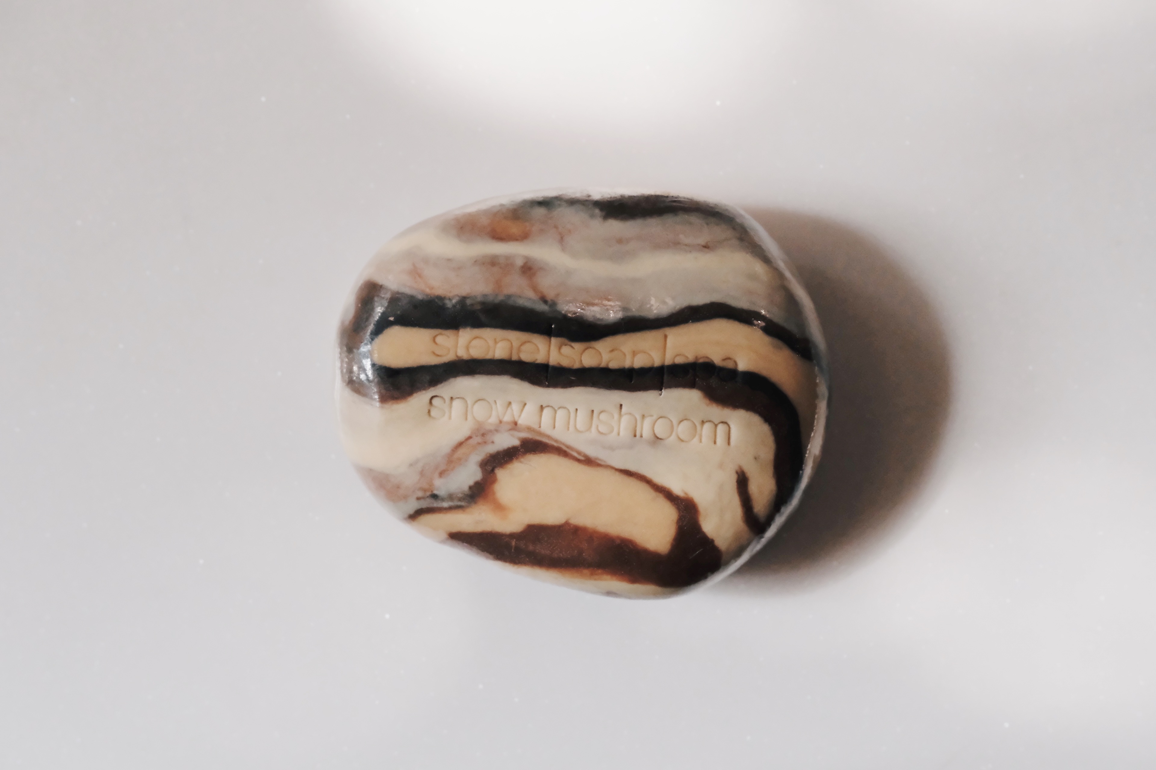 Stone Soap Spa｜鵝卵石香氛輕柔磨砂皂｜浮光躍金