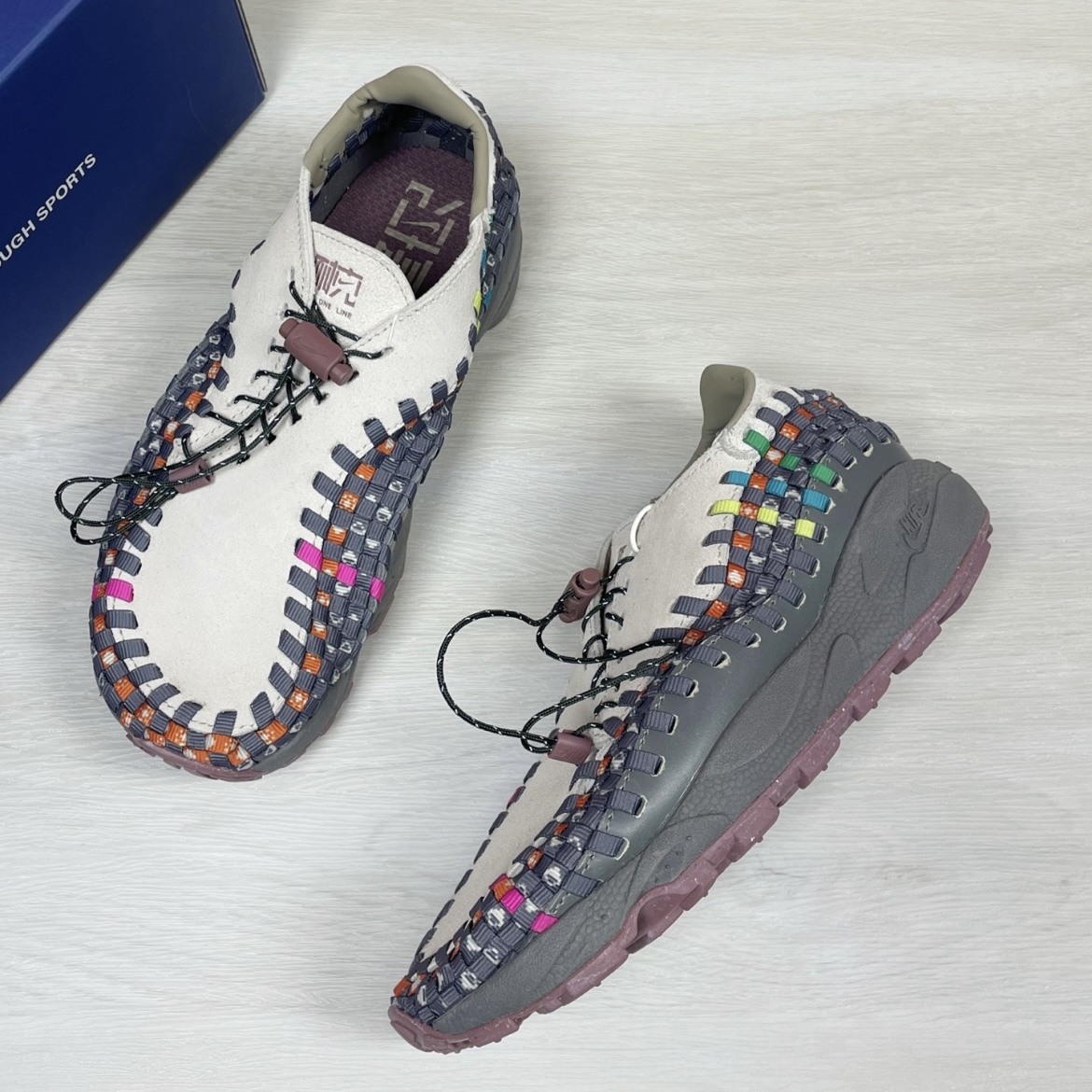 NIKE AIR FOOTSCAPE WOZEN 灰底米灰 彩色橘 編織鞋 麂皮 HF0351-120