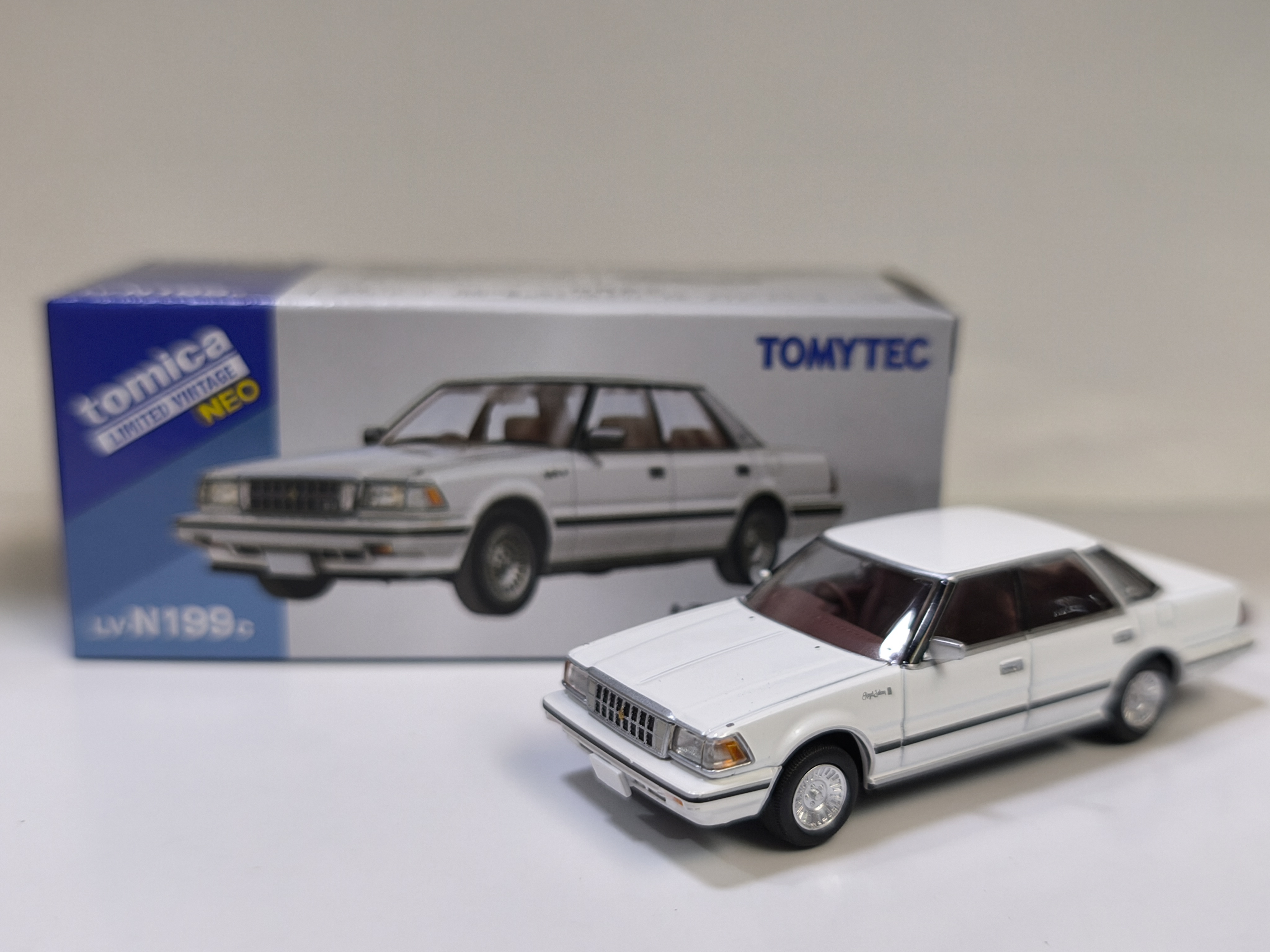 TOMYTEC N199c ホワイトミニカー クラウン改造 1/64 Tomytec 1