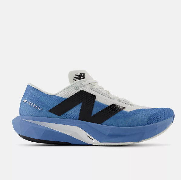 New Balance 男款 FuelCell Rebel v4 慢跑鞋｜輕量高回彈 路跑運動鞋 藍白（JUN25）