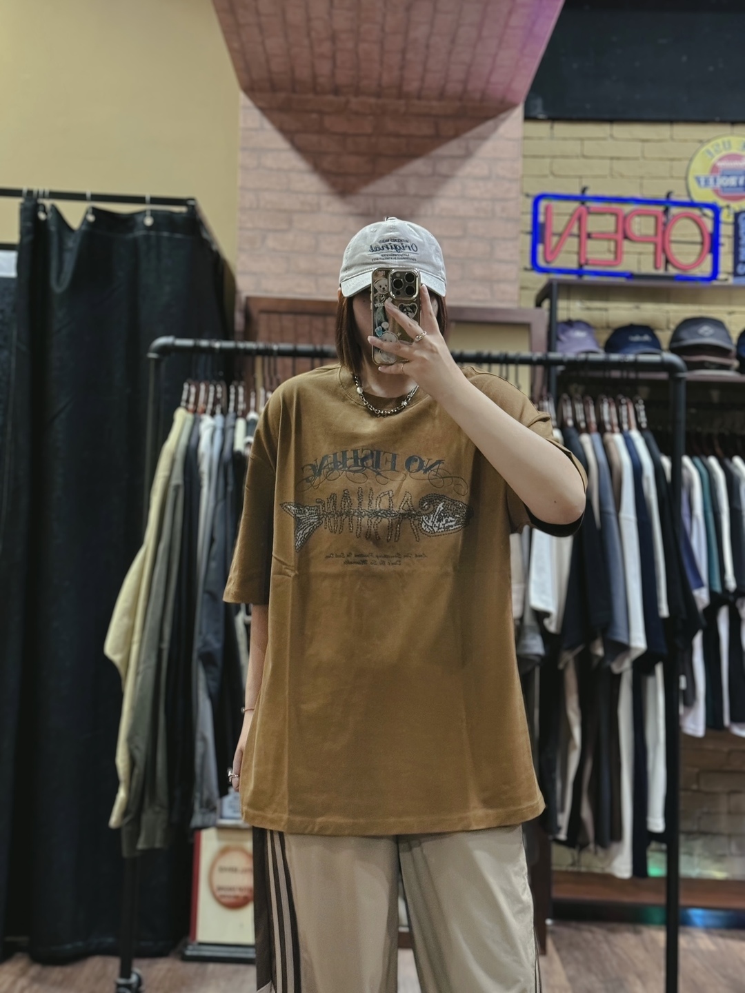 自由流動魚骨短TEE