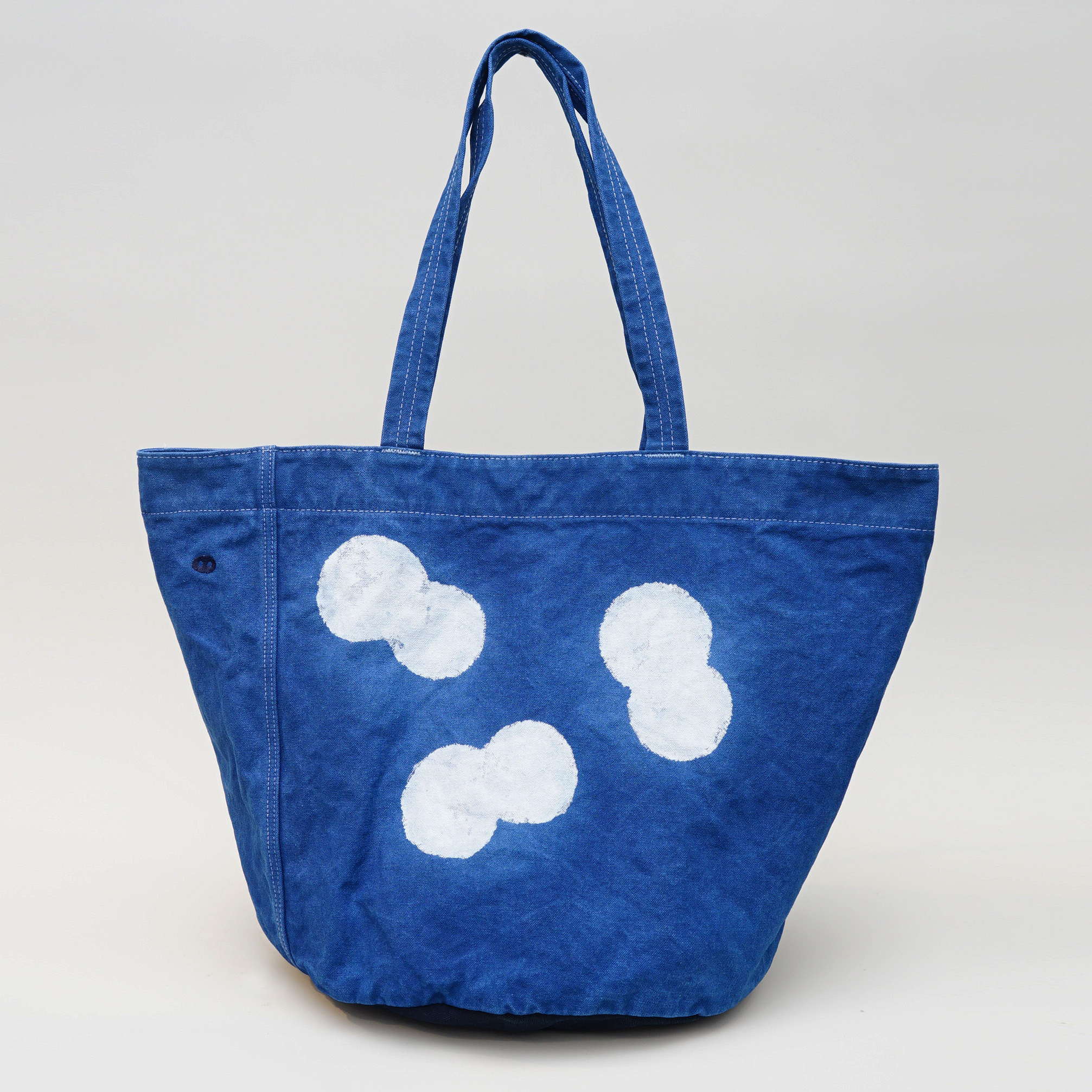 MOGU Camping Plus 藍染帆布托特包，耐用大容量設計，結合日常與露營風格