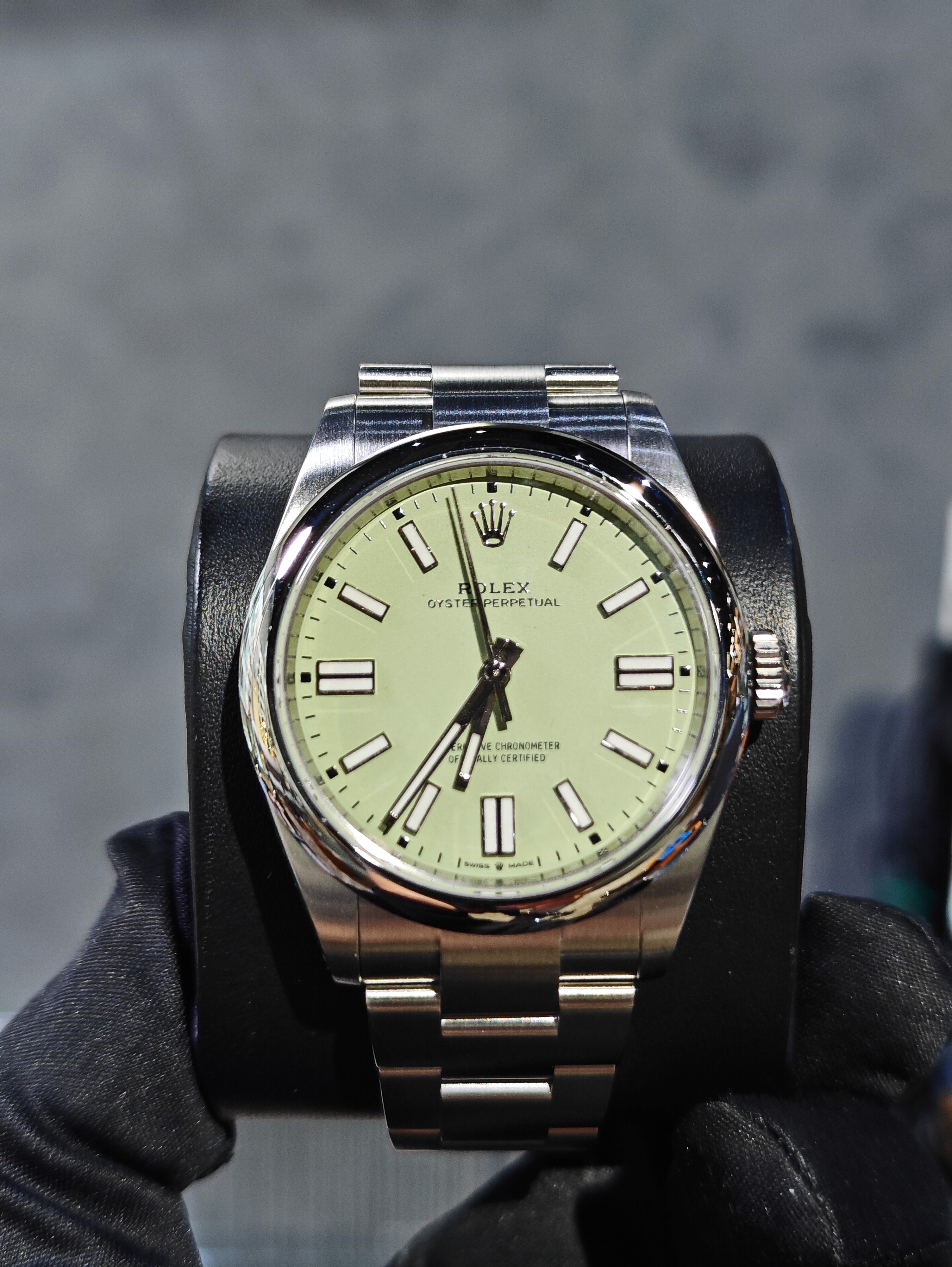 BRAND NEW ROLEX 134300 OYSTER PERPETUAL 41 WITH A PISTACHIO GREEN DIAL AND AN OYSTER BRACELET 41MM