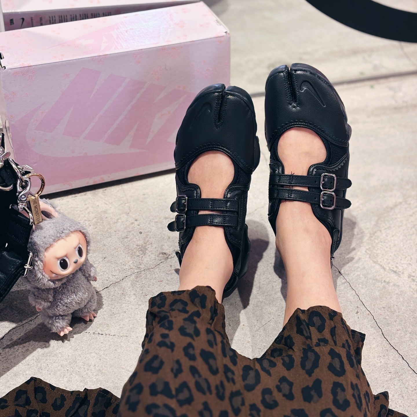 Nike Air Rift Breathe 日本限定 黑色皮革 瑪莉珍 花邊 小花 忍者鞋 分趾鞋 IB8881-001