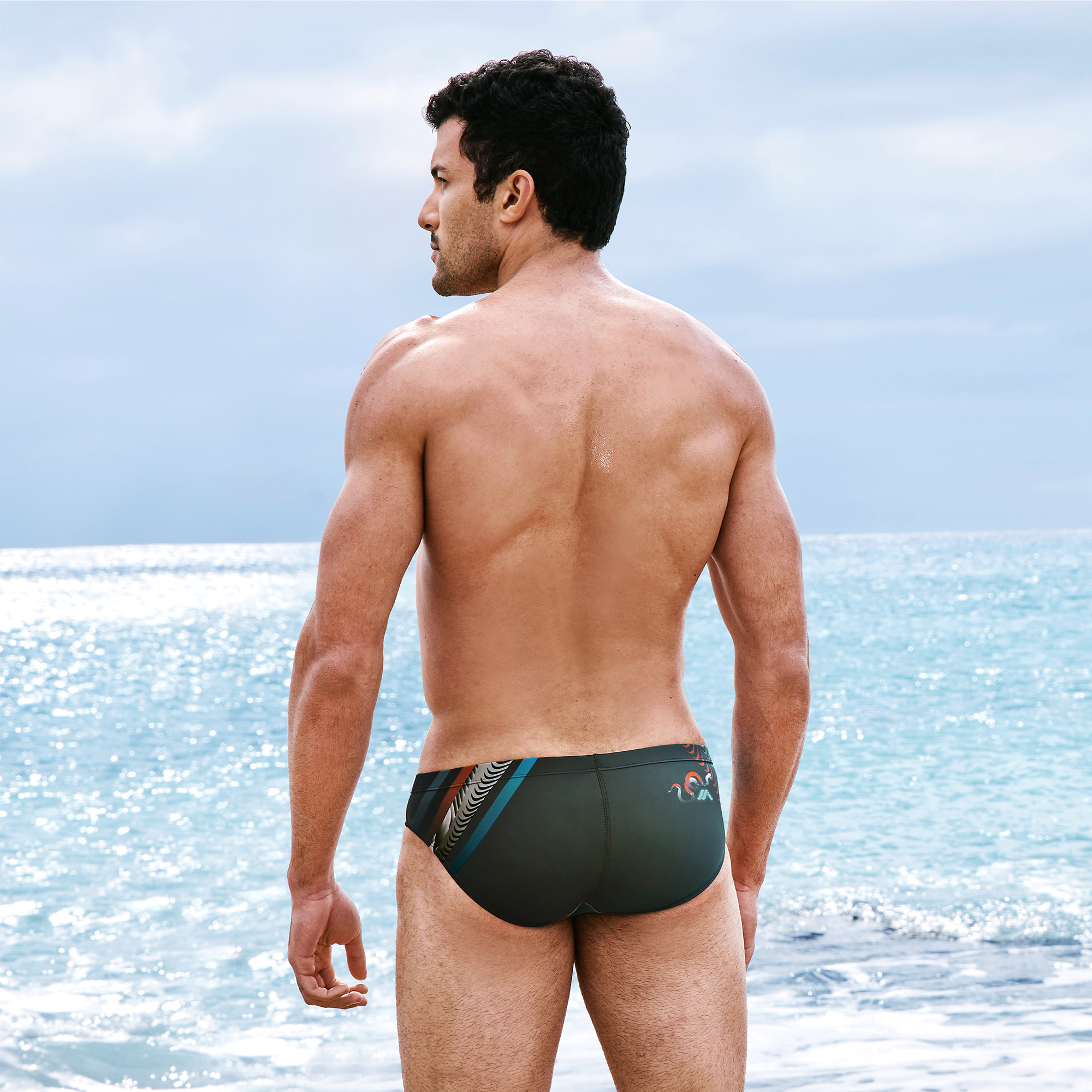 MAR-25104 大男競賽三角泳褲  - 蛇越星河