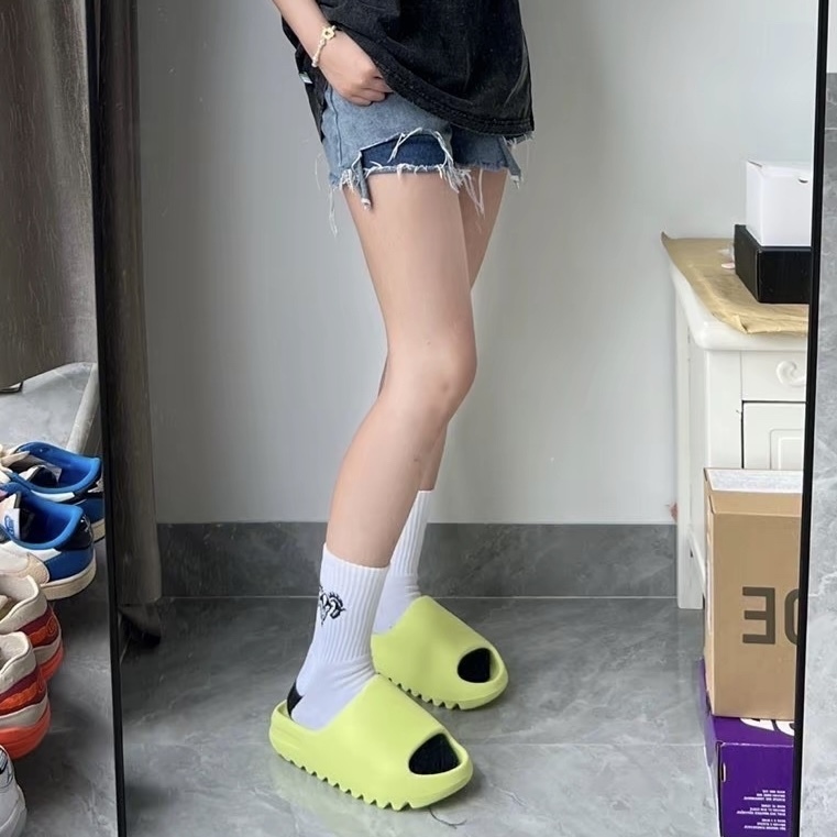 ADIDAS YEEZY SLIDE GLOW GREEN 螢光綠 拖鞋 HQ6447