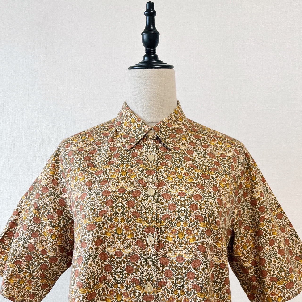 V&A日本製綿質啡色花紋圖案上衣