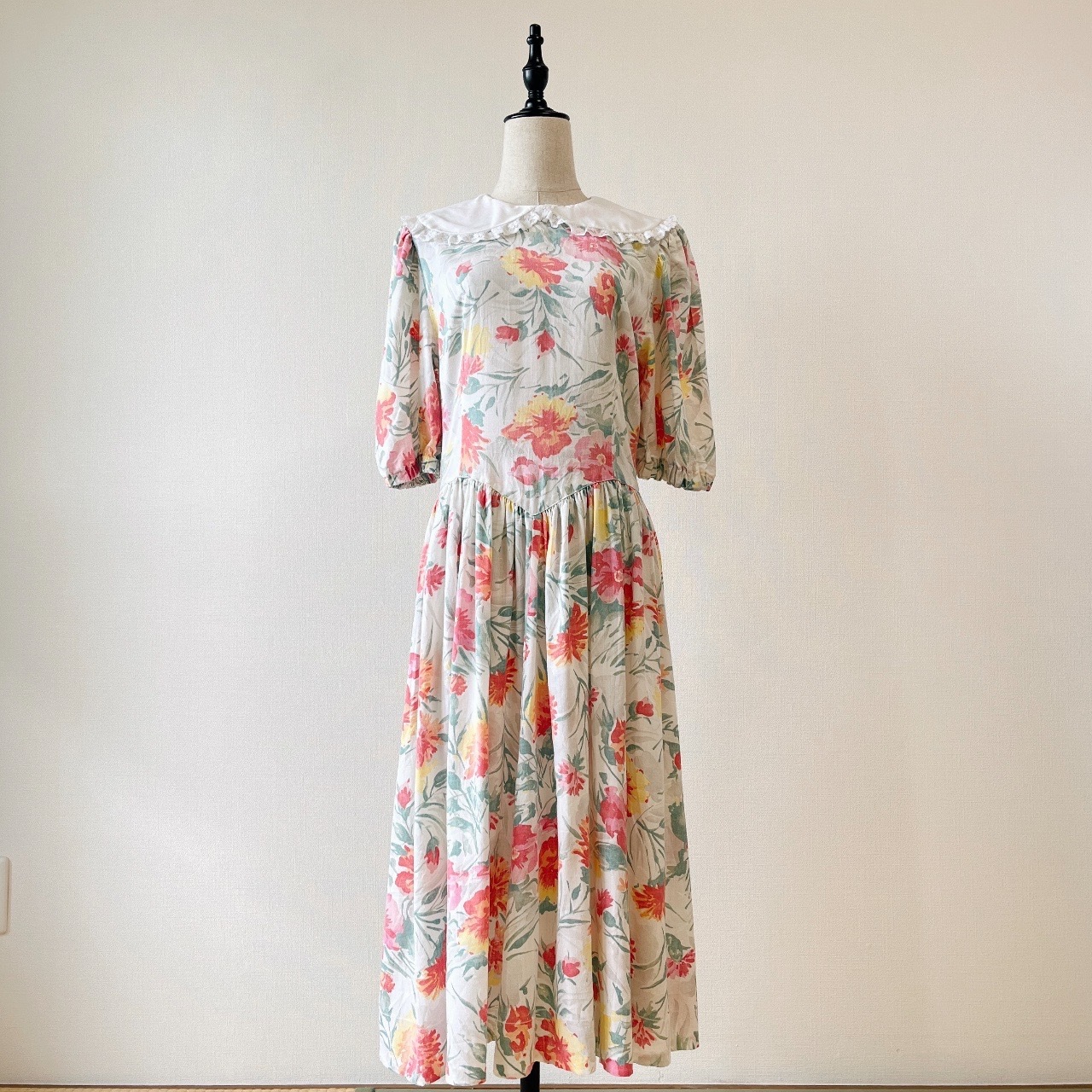 象牙白色喱士領大花古著連身裙