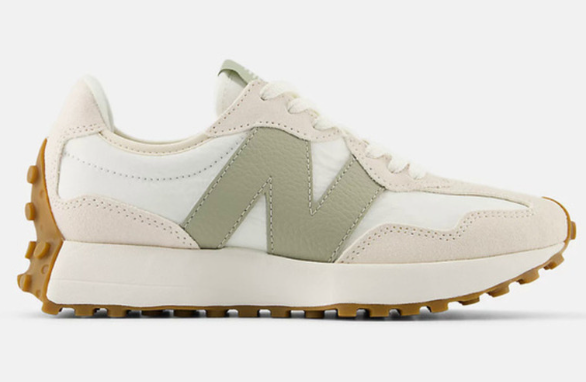 New Balance Women’s 327 Retro Sneakers | Trendy Chunky Sole Lifestyle Shoes for Everyday Street Style (JUN25)