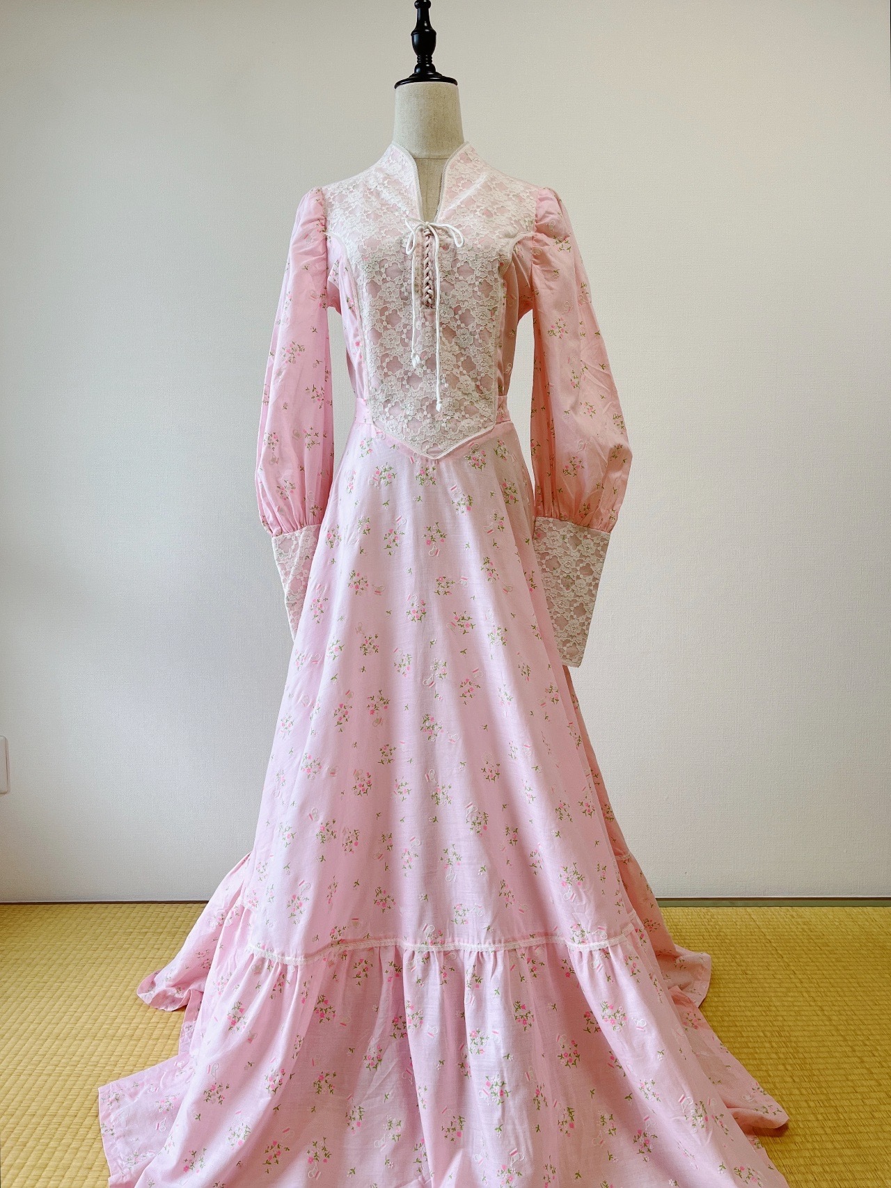 粉紅色70年代喱士碎花長裙