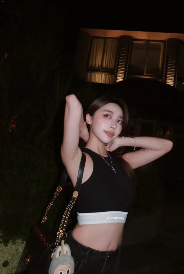 現貨 Alexander Wang 反光字體 彈力運動背心