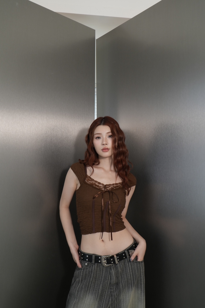 甜辣法式蕾絲短版上衣