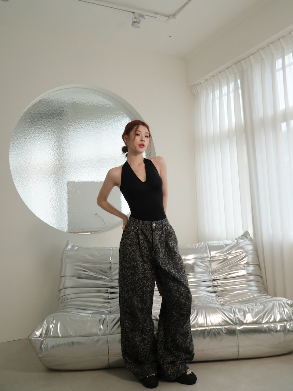 豹紋鉚釘彎刀褲