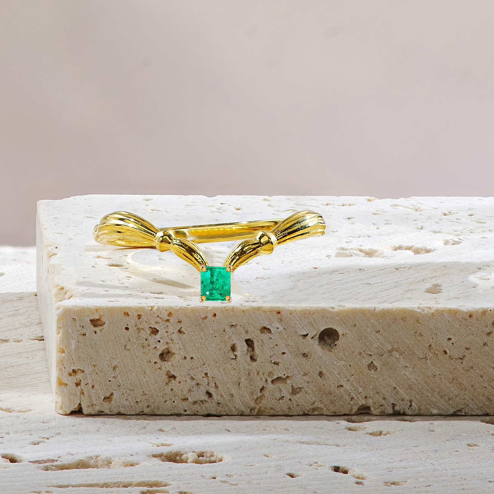 【訂製】0.36ct祖母綠18K曲線戒指