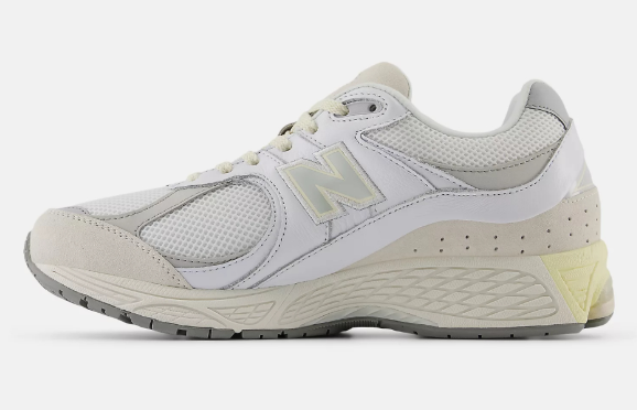 New Balance Unisex 2002R Retro Sneakers | Trendy Lifestyle Shoes with Classic Y2K-Inspired Design (JUN25)