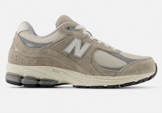 New Balance Unisex 2002R Retro Sneakers | Trendy Lifestyle Shoes with Classic Y2K-Inspired Design (JUN25)