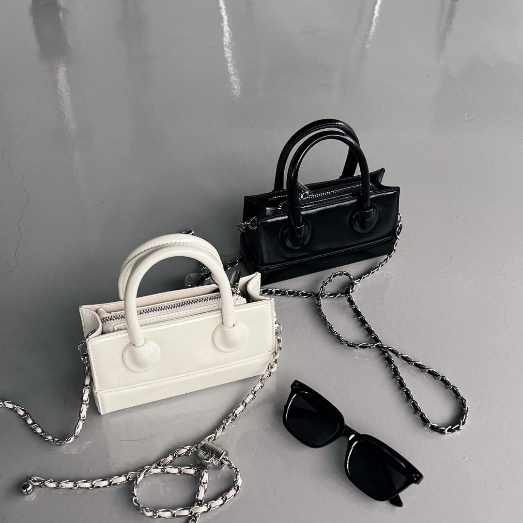 【鏈條小盒】極簡立體感亮面手提包 鏈條包-2色