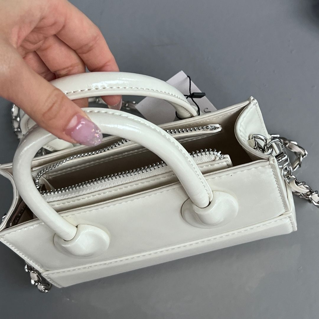 【鏈條小盒】極簡立體感亮面手提包 鏈條包-2色