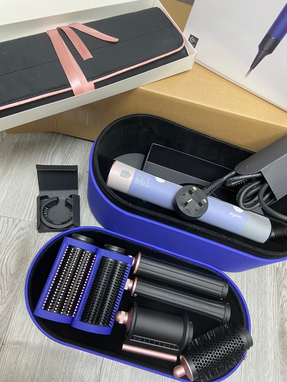 進口版 Dyson多功能造型器 HS05