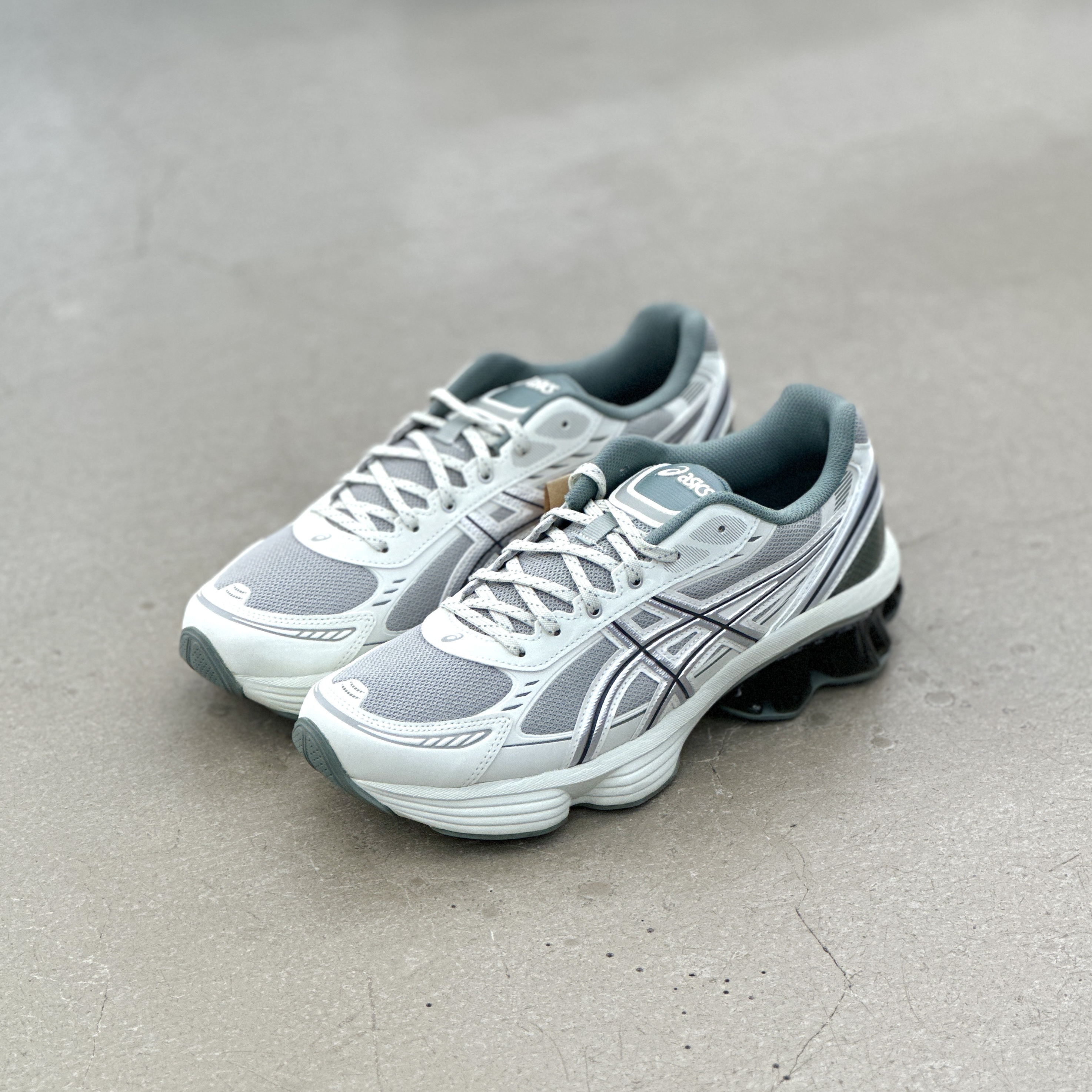 Asics Gel-Kinetic Fluent Grey Silver | 1203A591-021