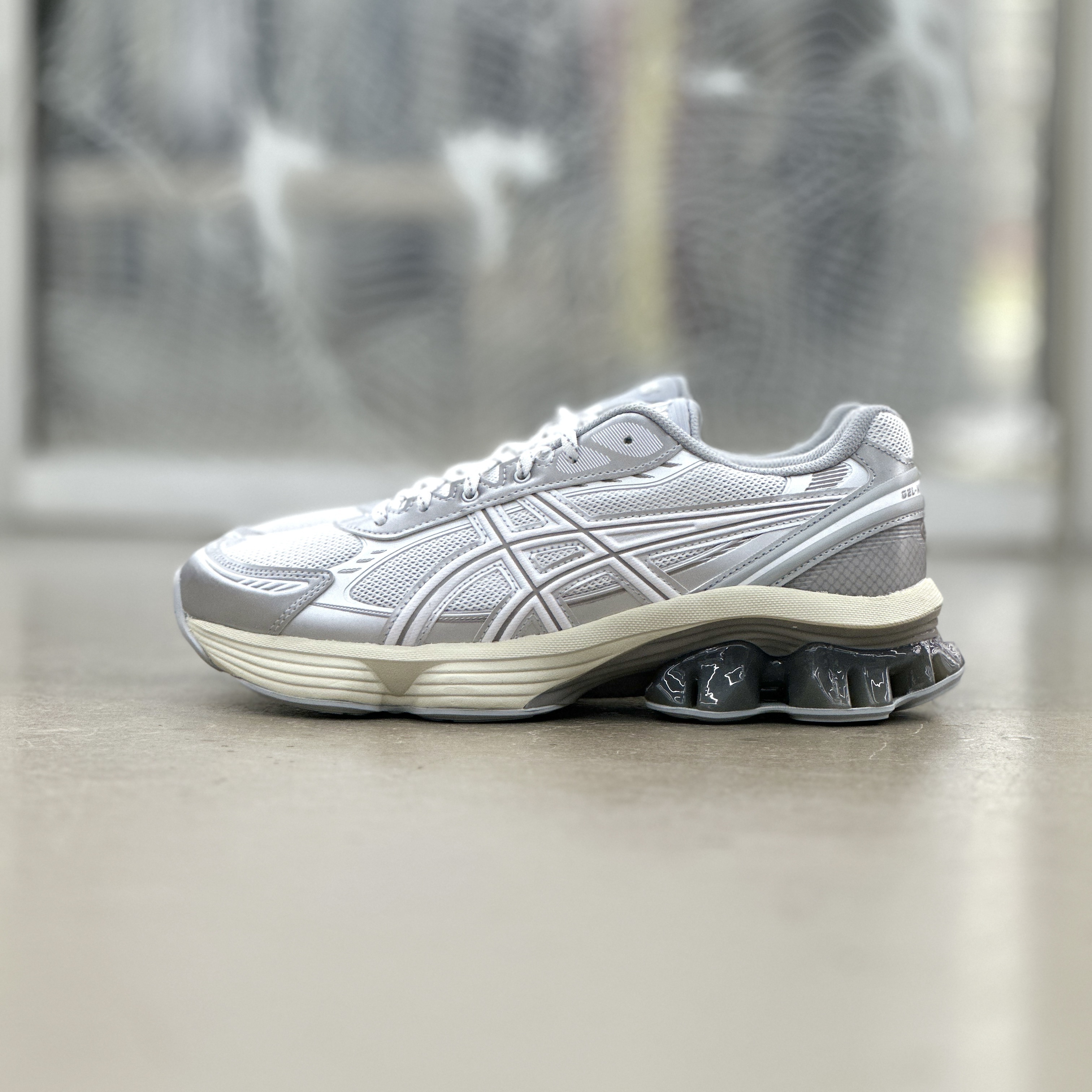 Asics Gel-Kinetic Fluent White | 1203A591-101