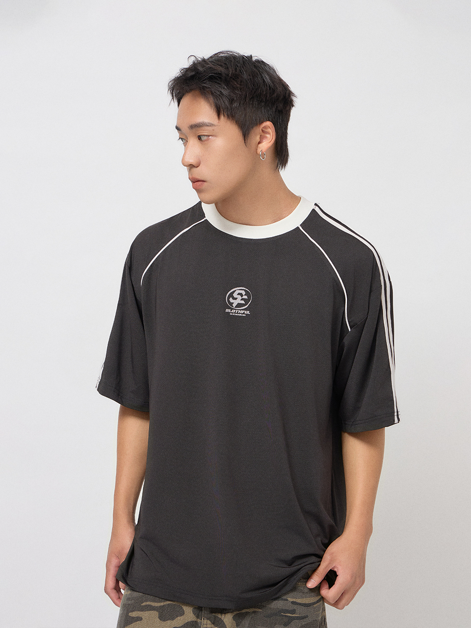 SLOTHFUL 運動印花短T