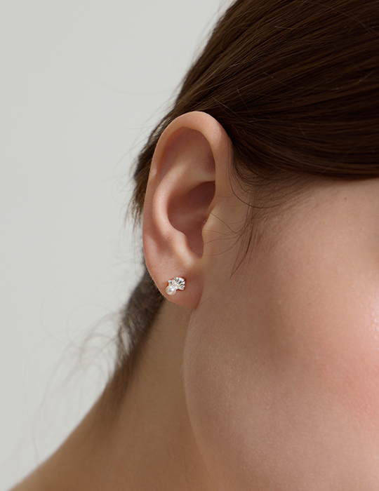 【925純銀】海貝珍珠泡影。針式耳環