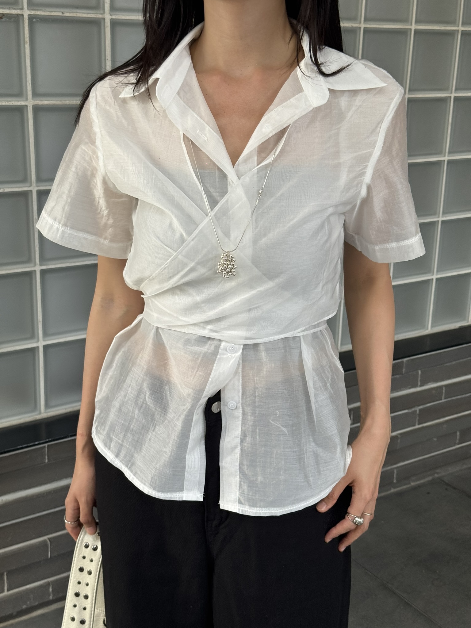 白現貨/訂購) 清涼透視設計感後綁帶裇衫 T0611 (白/灰)