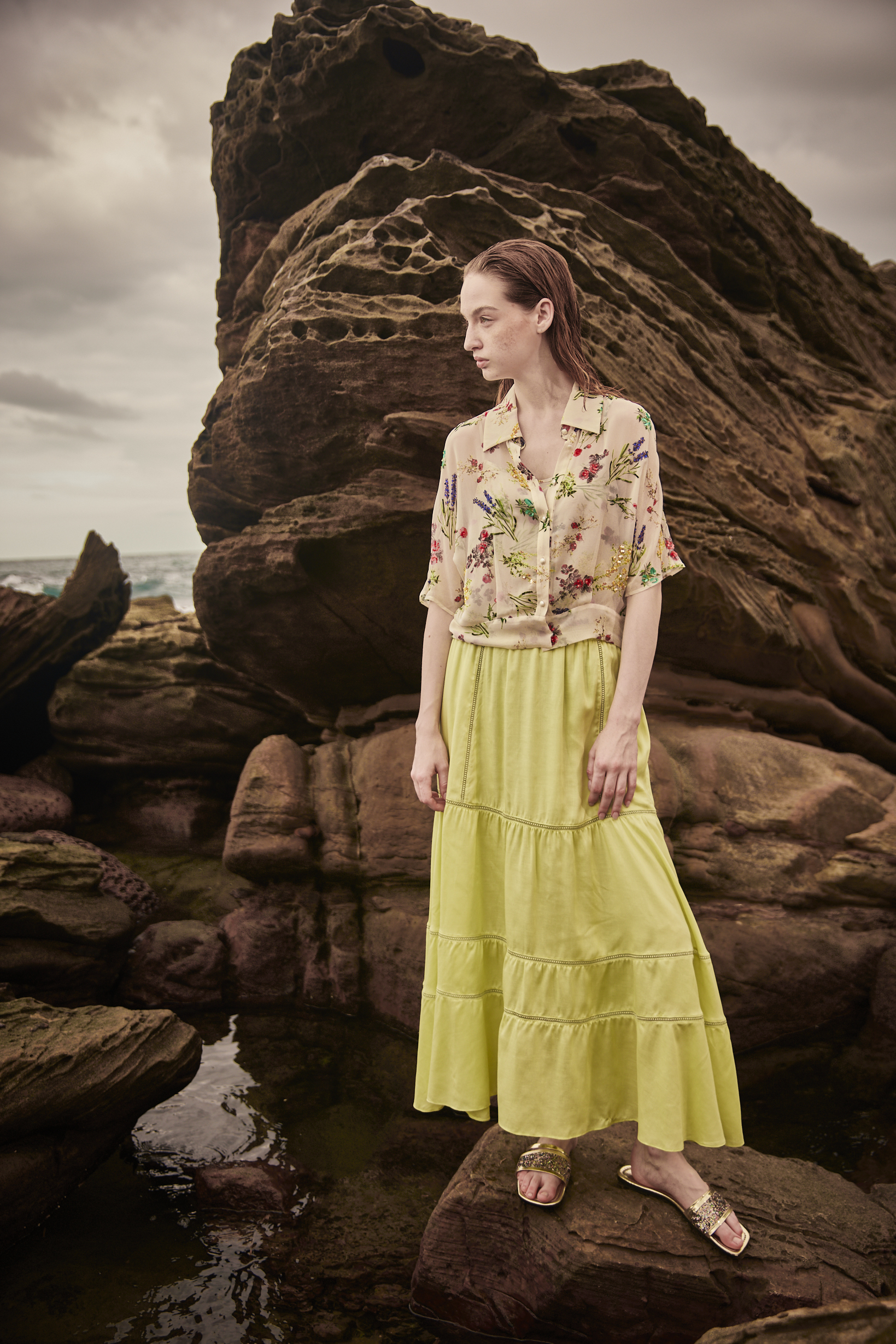 BE10128A1 夏日海岸V領上衣 ( 附內搭 / 領結 )