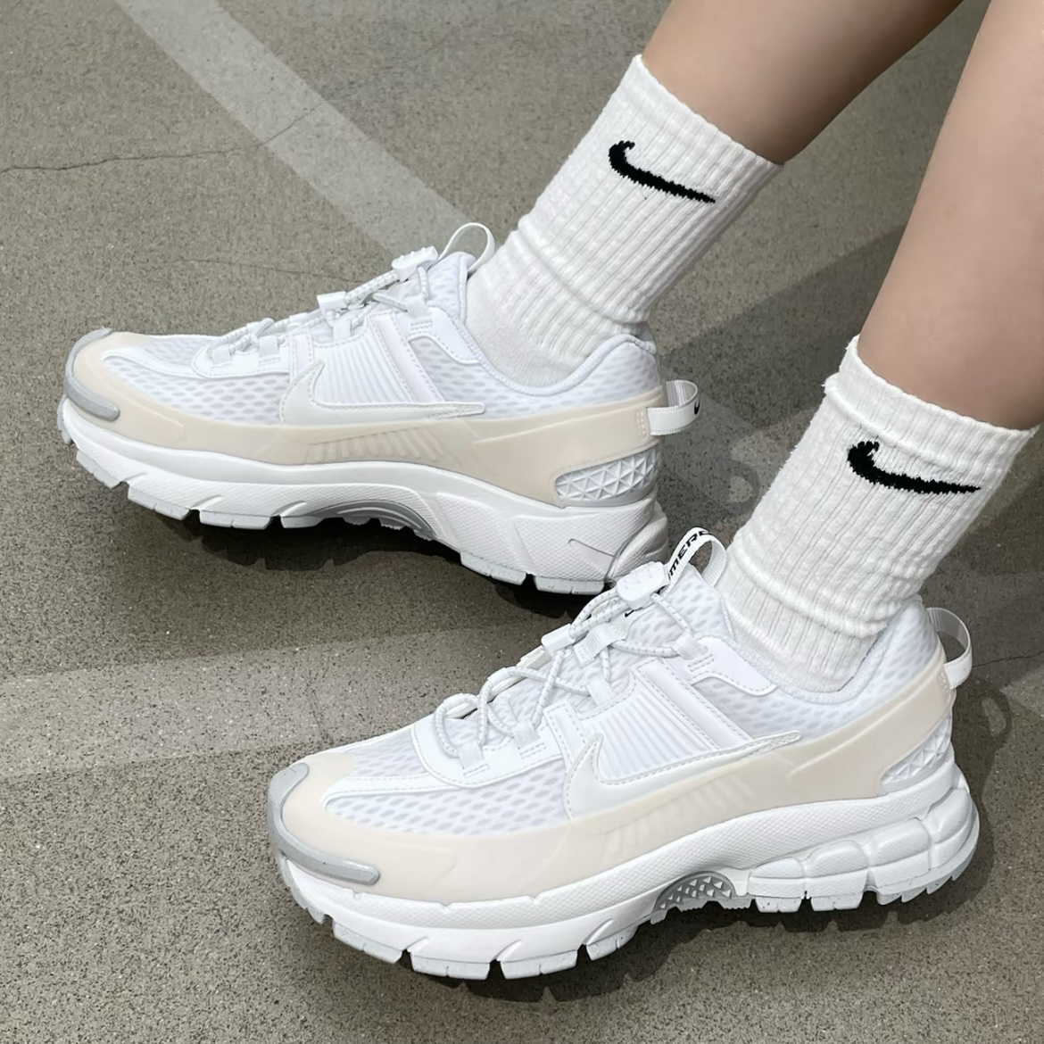 Nike Zoom Vomero Roam 米白灰 厚底 網布 異材質拼接 運動休閒鞋