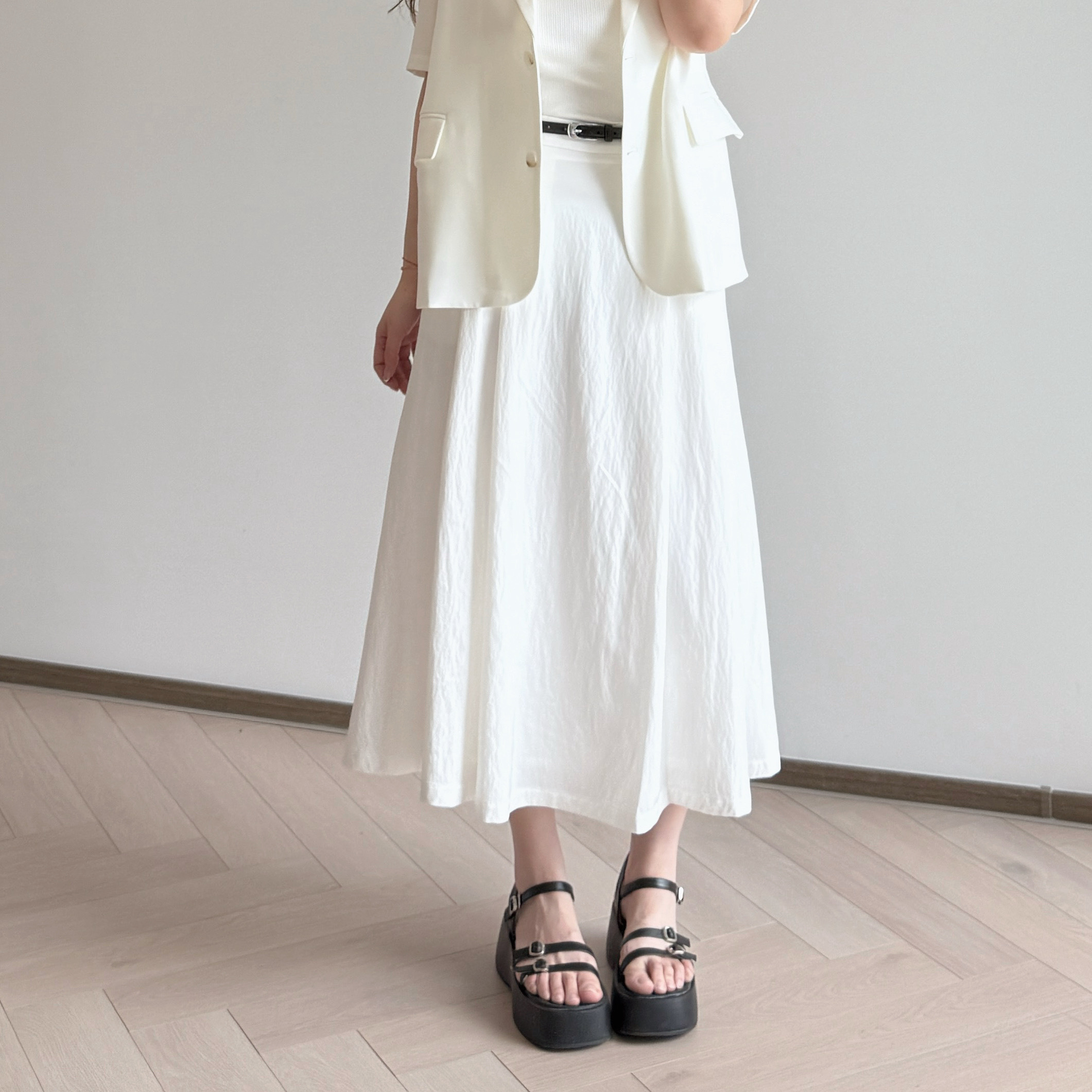 現貨 7224 薄料垂墜感白色長裙