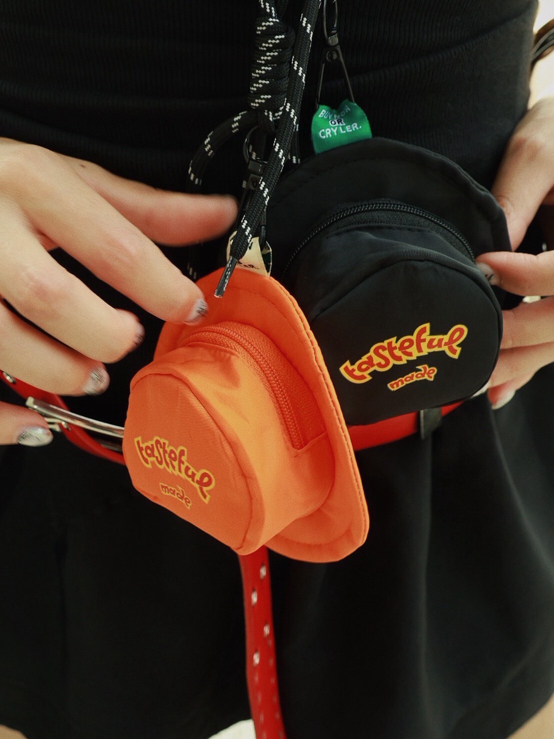 TASTEFUL 品牌 撞色 火焰 帽子設計 小零錢包 小包包 吊飾