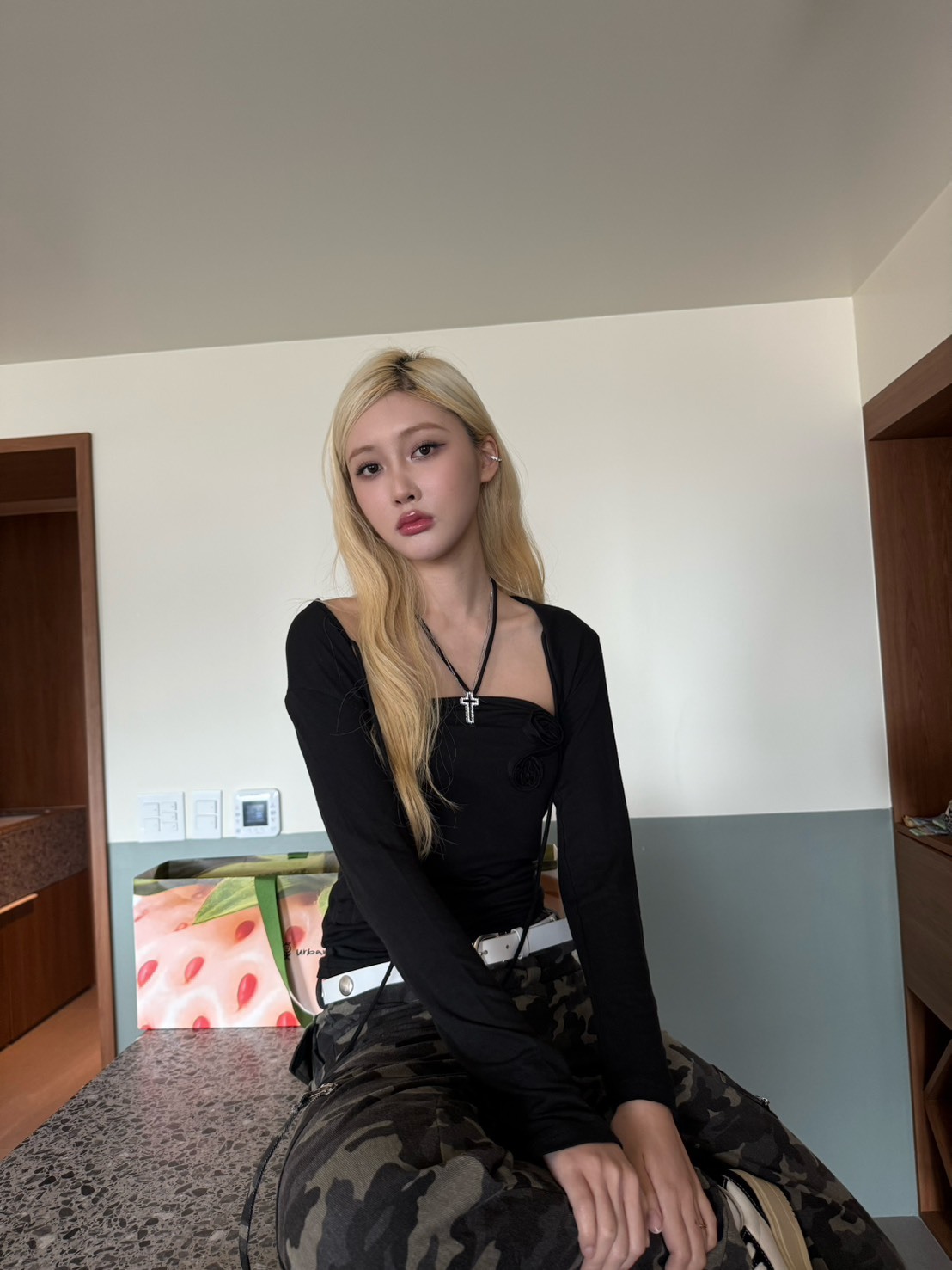 現貨! 9.amez project 系列 Gentle rose set 玫瑰設計上衣兩件套 (black)
