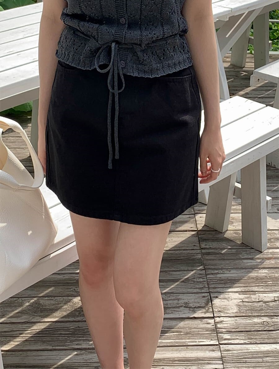 韓國Cherrykoko授權 純色日常百搭俐落感微A字短裙