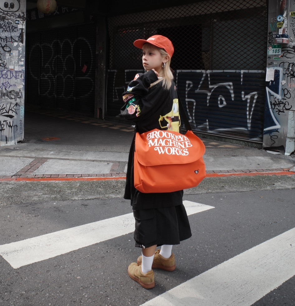 <快速出貨> HM × BMW × GDC MESSENGER BAG 聯名郵差包 紅