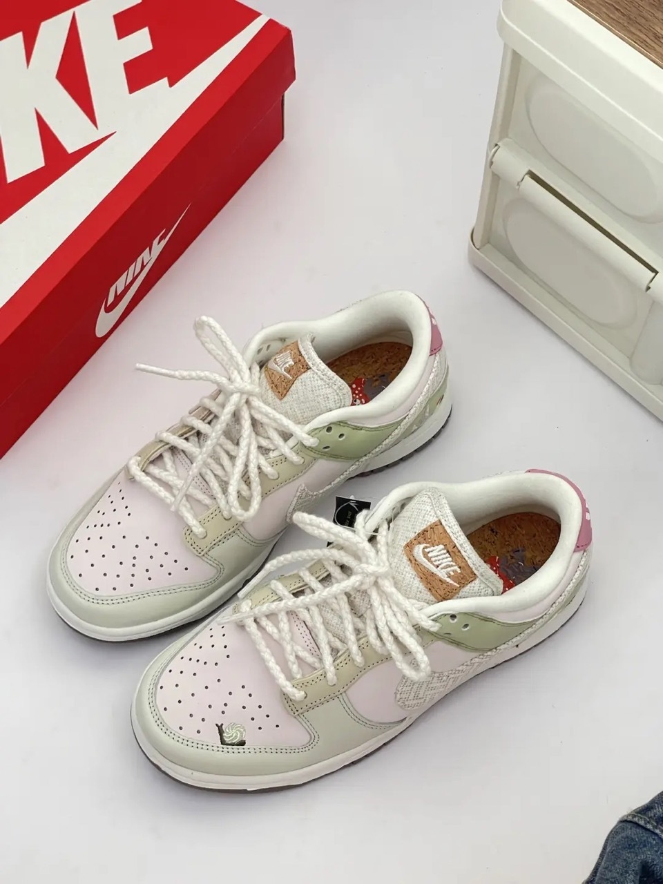 NIKE DUNK LOW LX 珍珠粉綠 小花刺繡 淡粉 淡綠 異材質拼接 女鞋 IB8876-661 / 預購