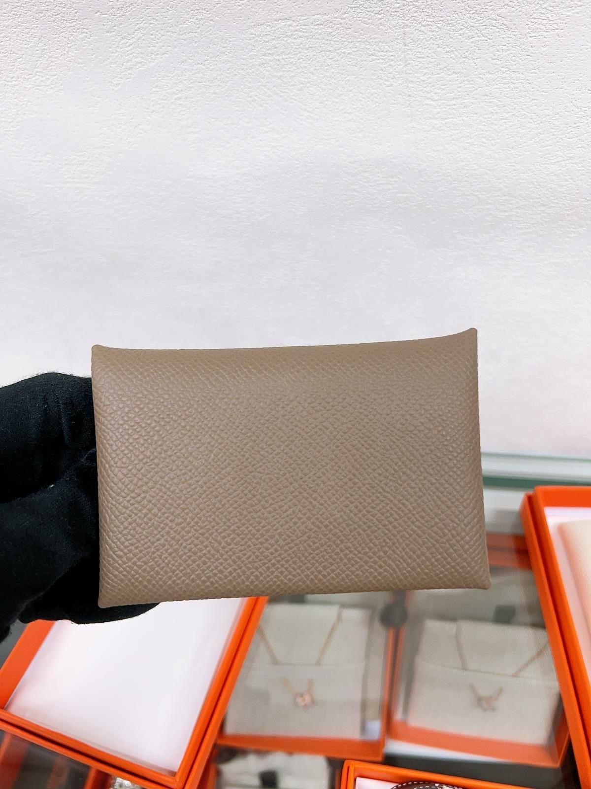 *Brand New* Hermes calvi card holder (etoupe/ epsom)