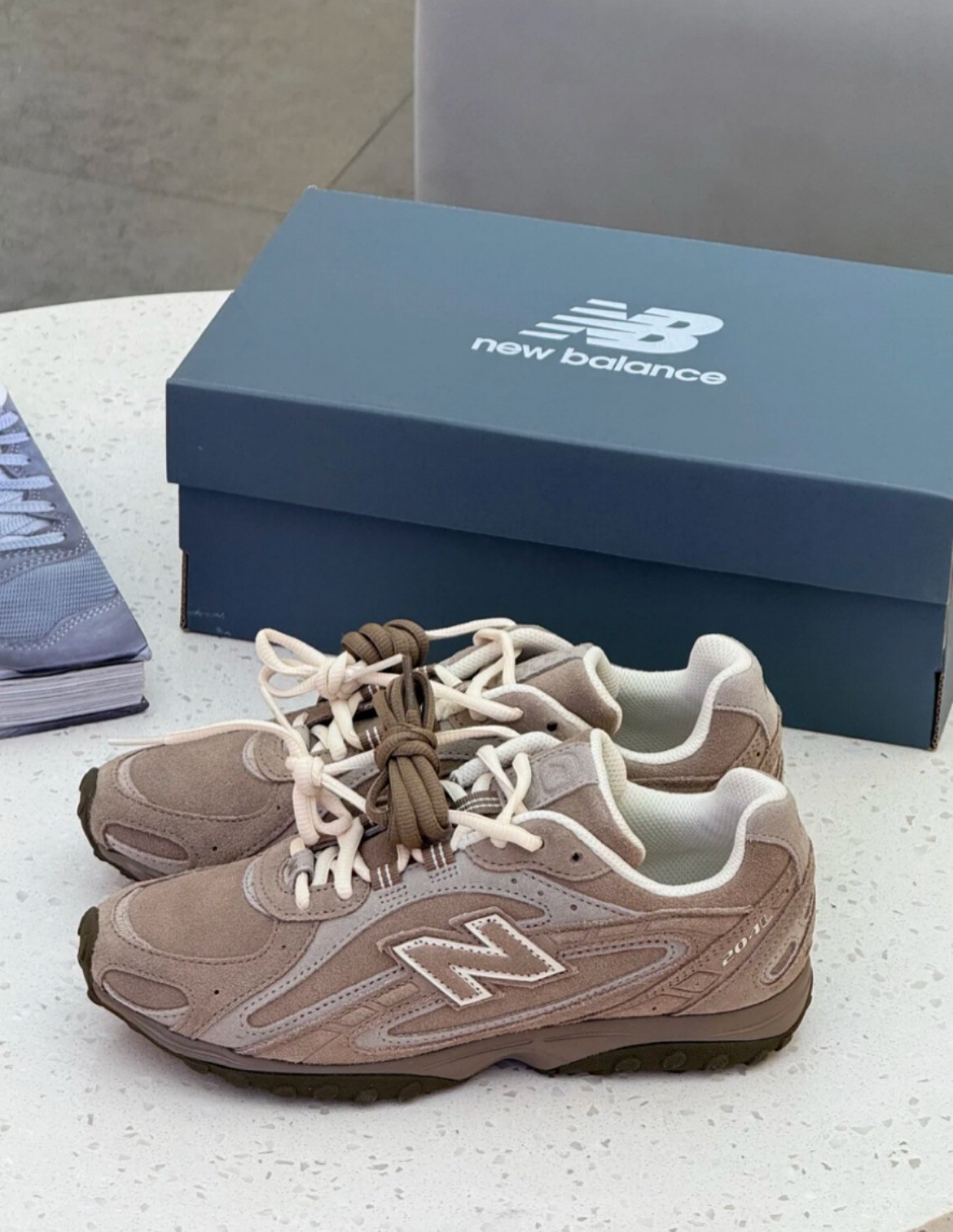 預購 New Balance 204L "Brown"  張員瑛同款 NB U204LMMA miumiu 淺褐色 灰棕色 復古