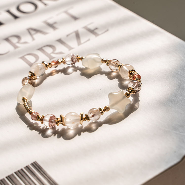 荒謬的活著：白月光 ｜雪花幽靈｜羽毛鈦｜安德森｜紅幽靈