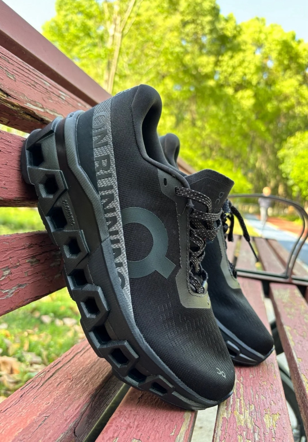 【現貨】On 昂跑 Cloudmonster 2 黑魂厚底跑鞋｜城市穿搭 × 碳板機能雙重進化！