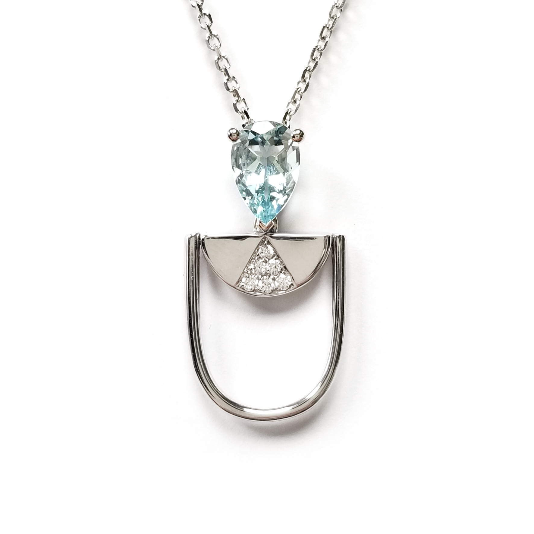 18K白金天然鑽石梨形海藍寶吊墜