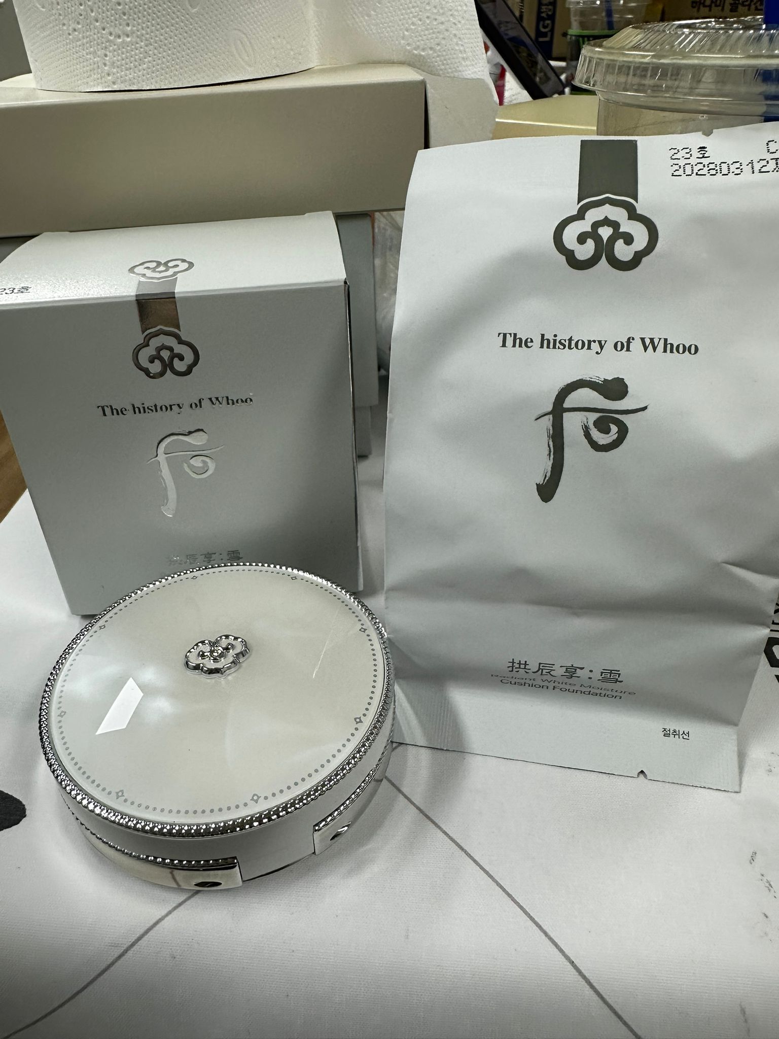 【預購】LL068835 The Whoo 后 拱辰享：雪 氣墊粉底（23號色含1個補充裝）